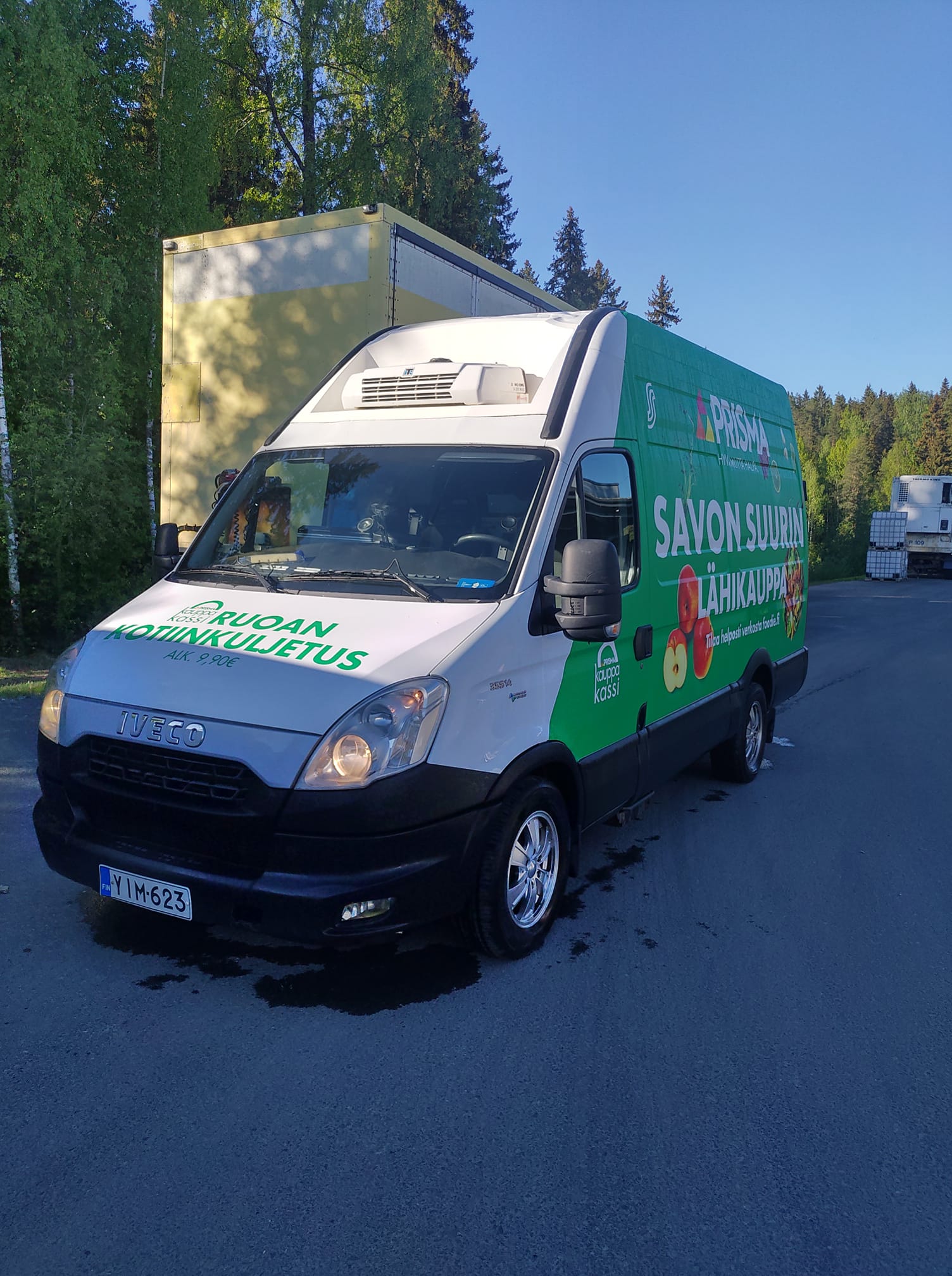 Alt: lääkkeiden ja terveydenhuollon tuotteiden kylmäkuljetus vastaanotossa ja lämpötilaraportin tarkistus